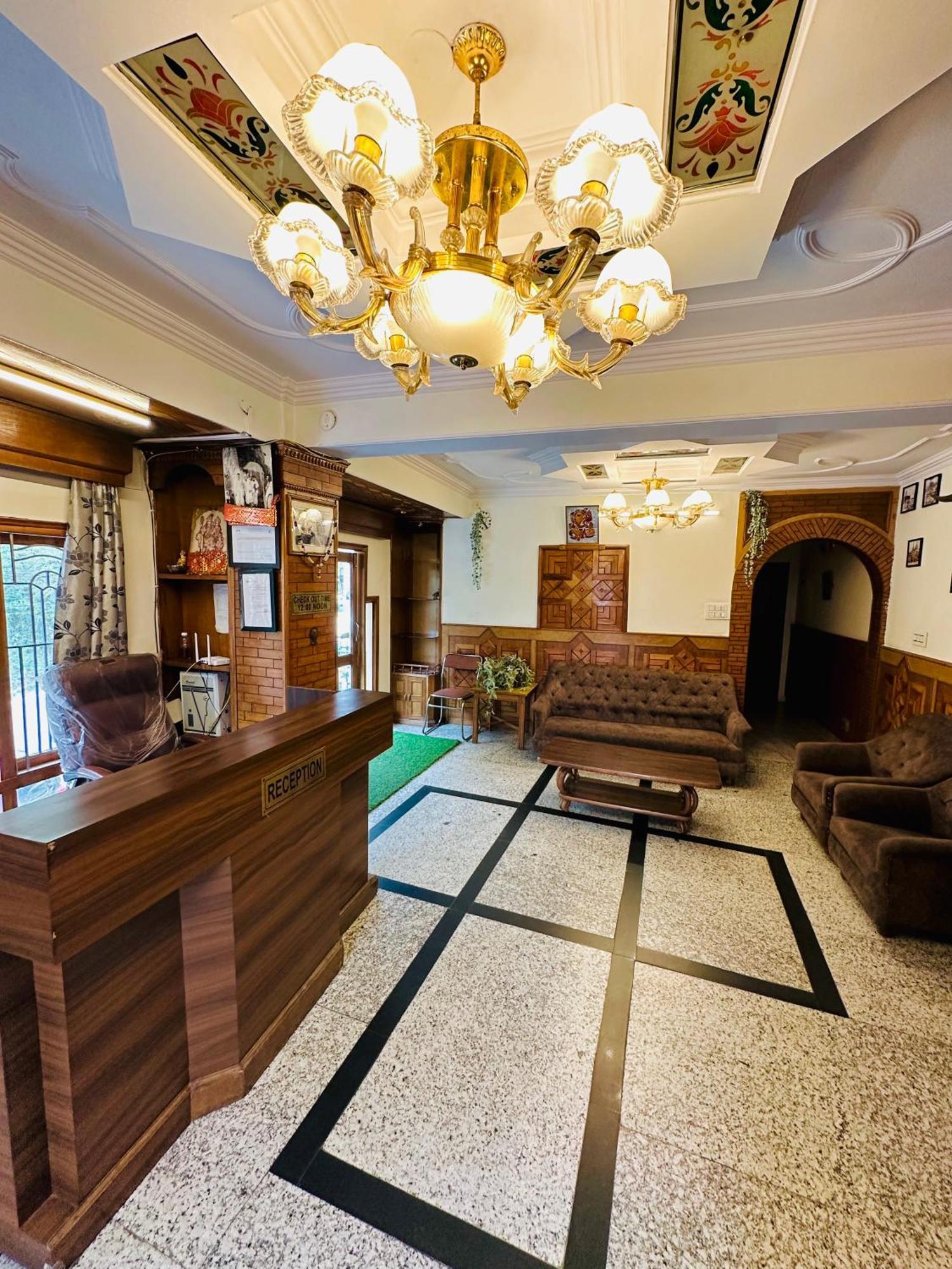 Hotel Avalanche Шимла Екстериор снимка