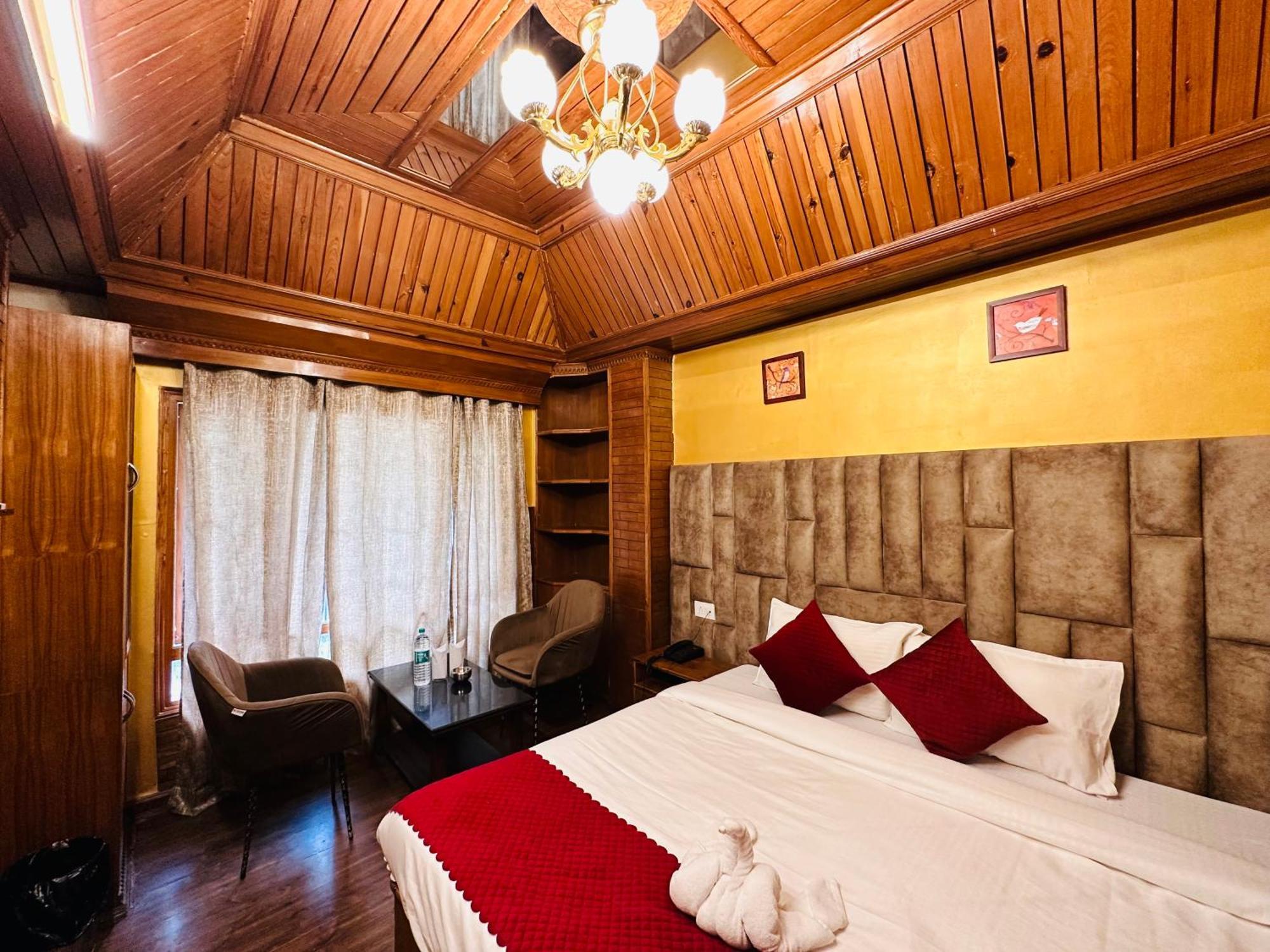 Hotel Avalanche Шимла Екстериор снимка