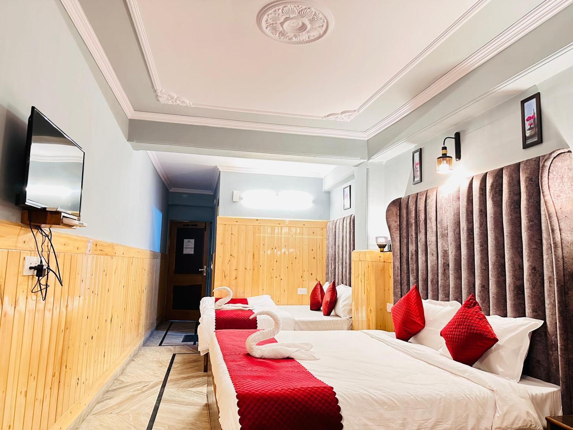 Hotel Avalanche Шимла Екстериор снимка