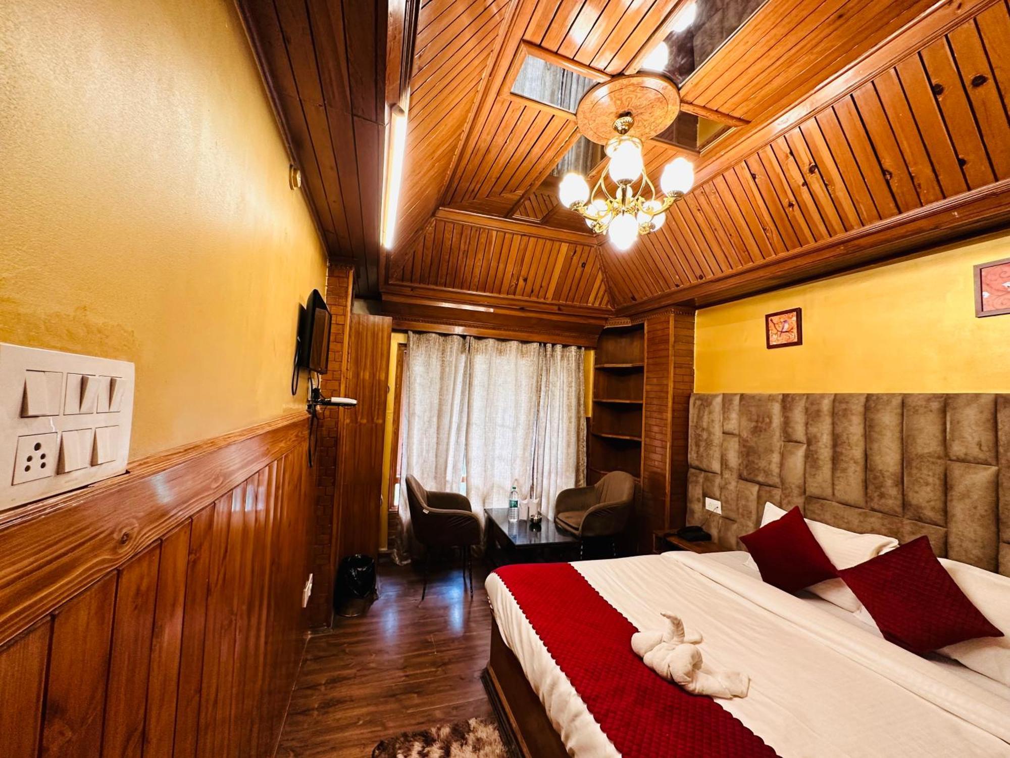 Hotel Avalanche Шимла Екстериор снимка